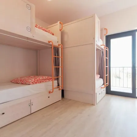 Wot Surf Social Ostello