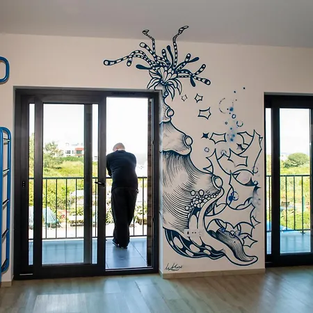 Hostal Wot Surf Social