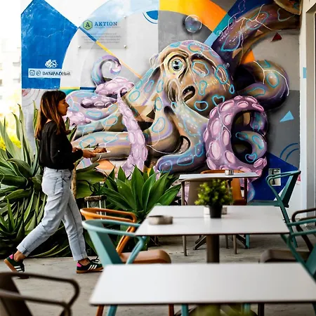 Hostel Wot Surf Social *