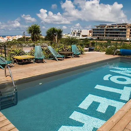 Wot Surf Social بيت شباب *