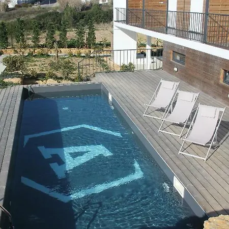 Wot Surf Social Hostel Ericeira