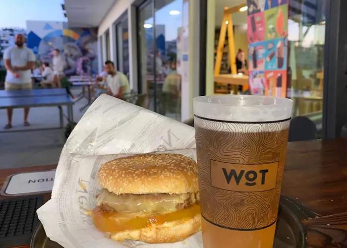 Hostal Wot Surf Social Ericeira