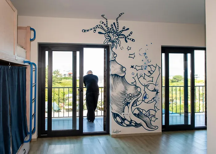 Hostal Wot Surf Social