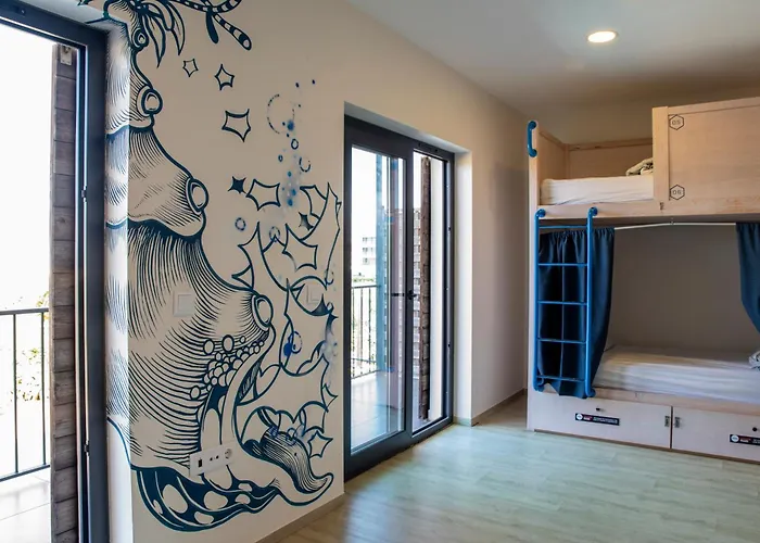 Wot Surf Social Hostal Ericeira