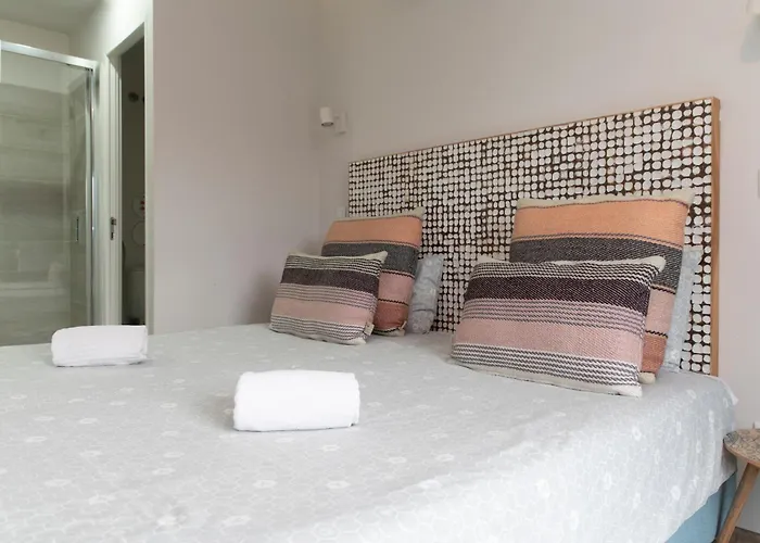 Hostal Wot Surf Social Ericeira