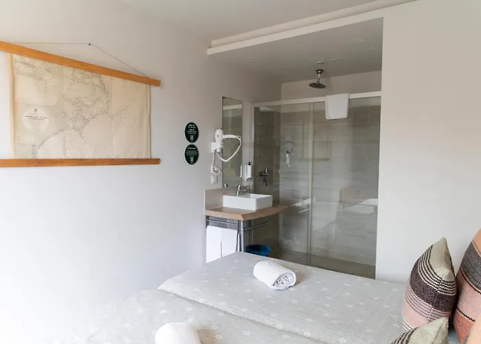 Hostal Wot Surf Social *