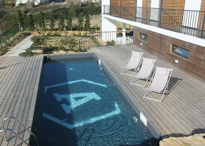 Wot Surf Social Hostal Ericeira